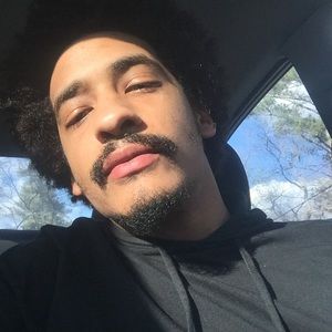 Meet your Posher, Derrick